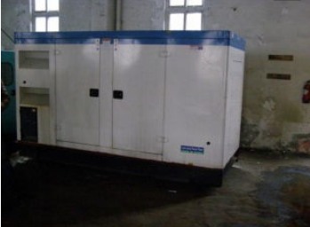 周矶办事处康明斯150kw大型柴油二手发电机组